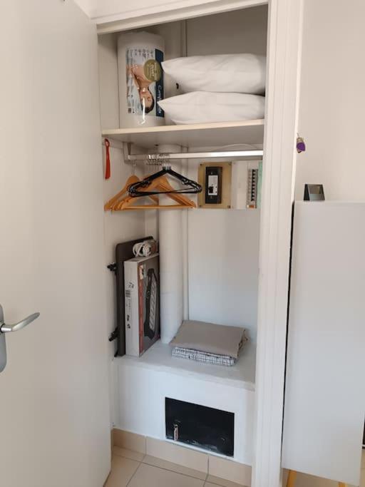 Studio Renove Dans Residence De Vacances Avec Grande Piscine Chauffee, Parking Et Terrasse アグド エクステリア 写真