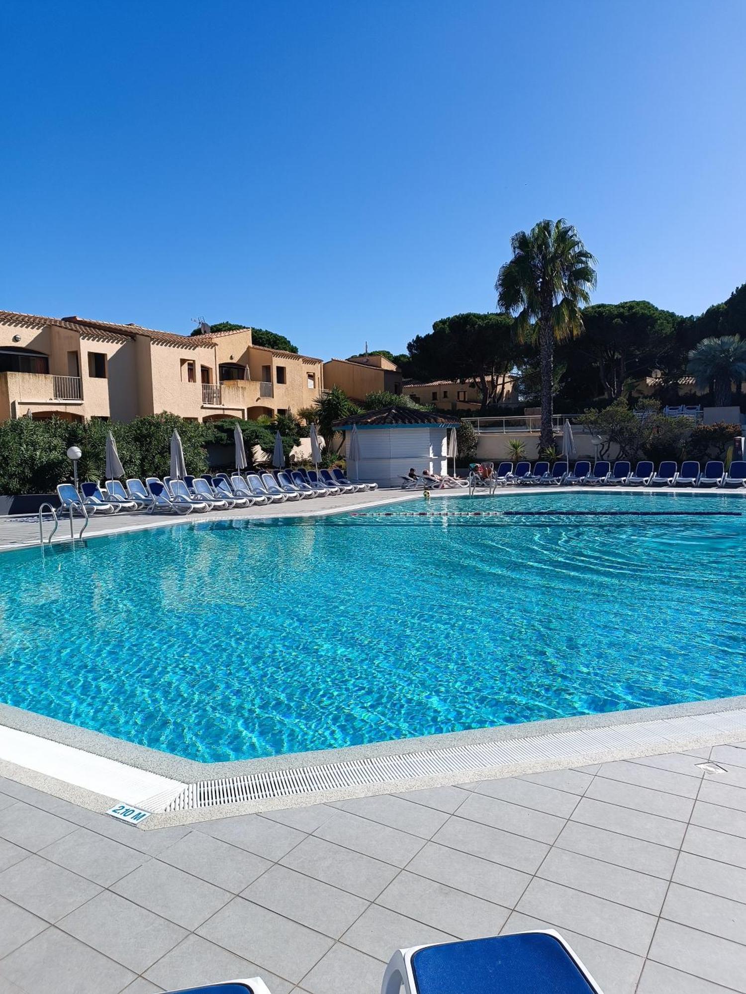 Studio Renove Dans Residence De Vacances Avec Grande Piscine Chauffee, Parking Et Terrasse アグド エクステリア 写真
